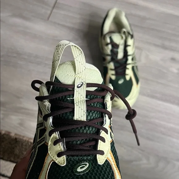ASICS GT 2160' Dark Green and Cream Sneakers - Picture 11 of 13